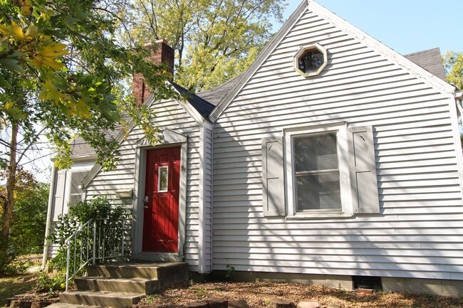 1709 N Ball Ave