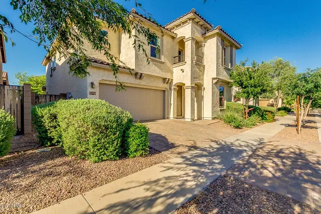 Building Photo - 3128 E Franklin Ave