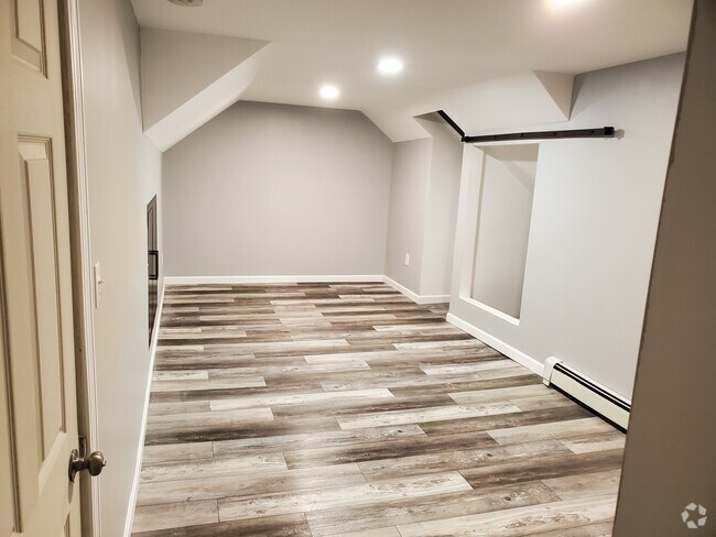 Building Photo - 104 Fair St Unit A Rental