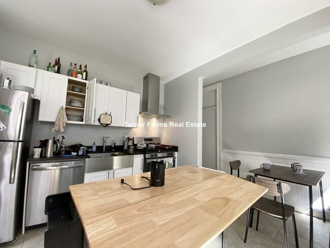 Photo - 147 Columbia St