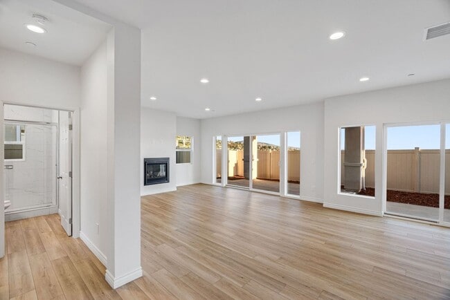 Photo - 4 Bedroom house with view