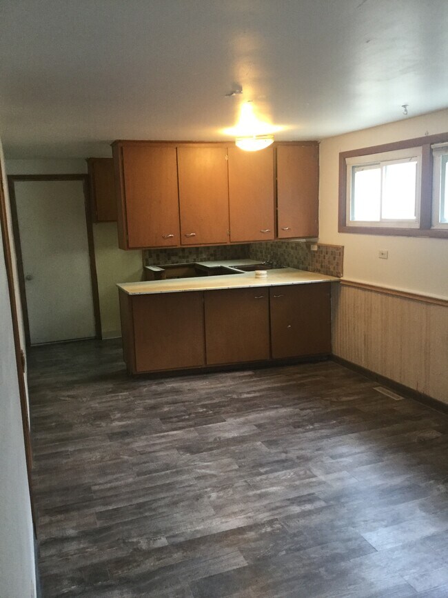 Dining area - 221 4th St NE Unidad 223