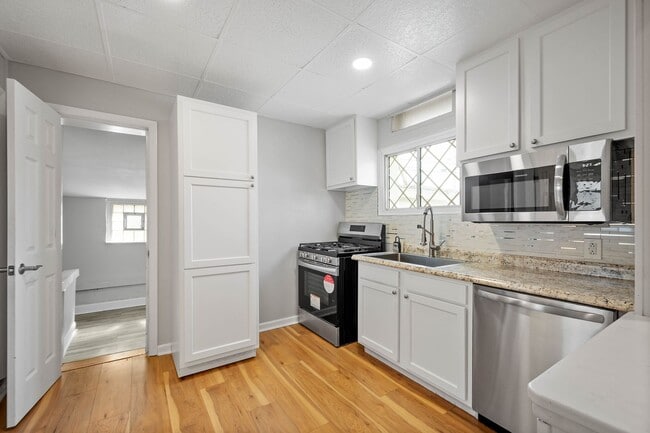 Beautiful 2 bedroom home in Natrona Height... - Beautiful 2 bedroom home in Natrona Height...