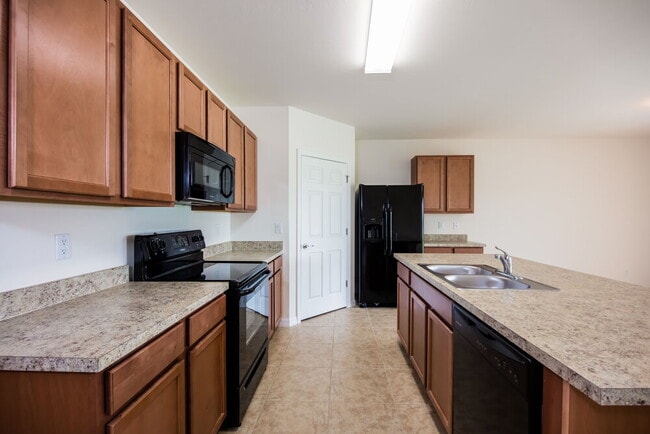 Photo - 2558 Surfside Blvd