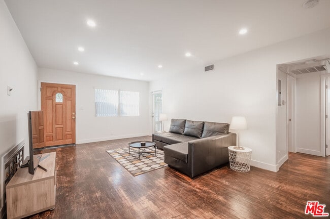 Photo - 1024 Maple St Unit 1