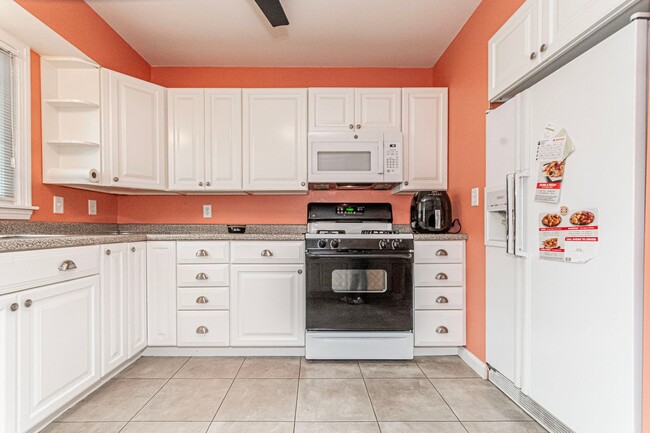 Photo - 1113 NW 3rd St Unit 1113 NW 3rd St. -  B