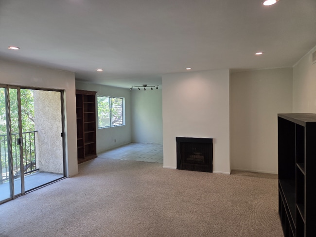 Building Photo - 621 Strand St Rental