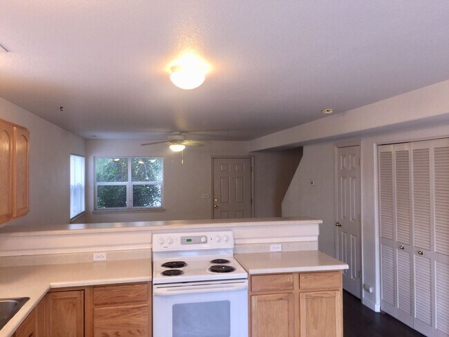 Photo - Nichols 1256- 1258 Unit 1258