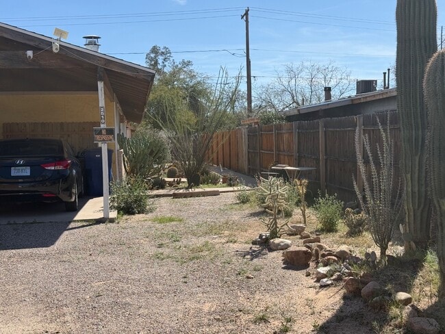 Photo - 2510 E Eastland St