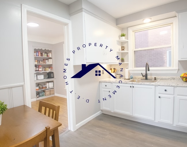 Photo - 19934 Strathmoor St