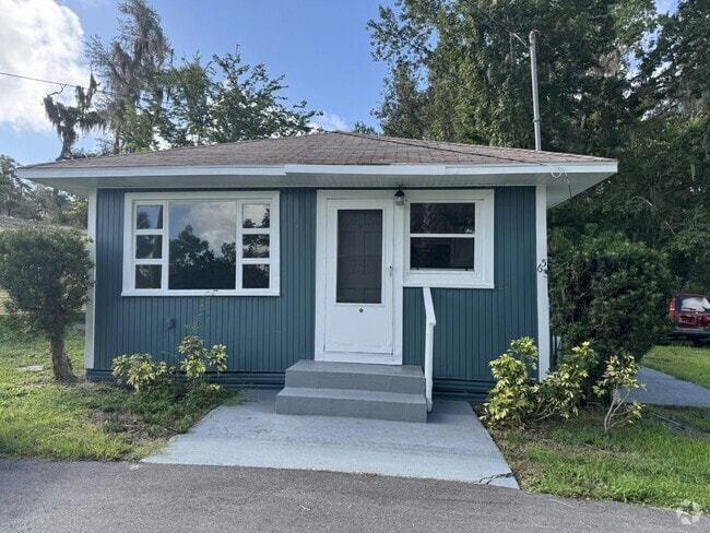 Building Photo - 1250 Lakeview Dr Rental