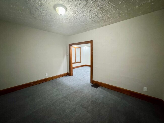 Photo - 1118 Ardmore Ave SW