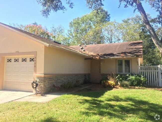 Building Photo - 2 Bedroom duplex with fenced yard and 1 ca... Rental