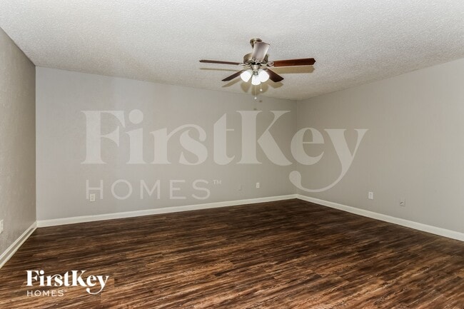 Photo - 1418 Eagle Pass Dr