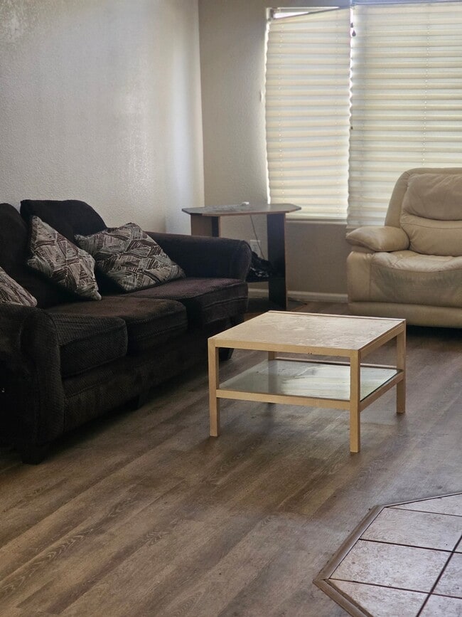 Photo - 10931 W Roanoke Ave