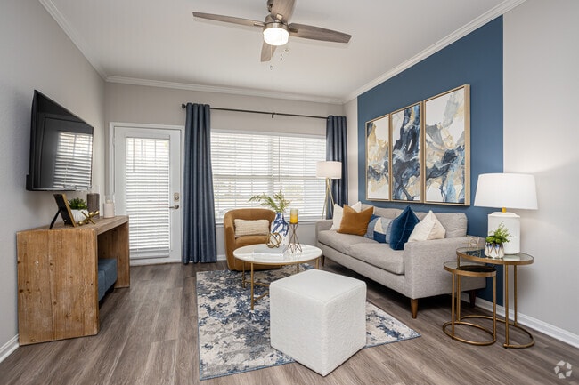 2BR, 2BA - 1,000SF Ground Floor