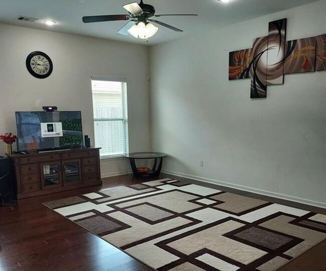 Photo - 18328 Crows Nest Dr