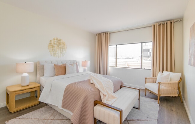 Photo - 1739 Federal Ave Unidad 204