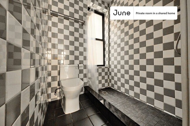 Room in Shared 3 bed/3 bath home in Ridgewood