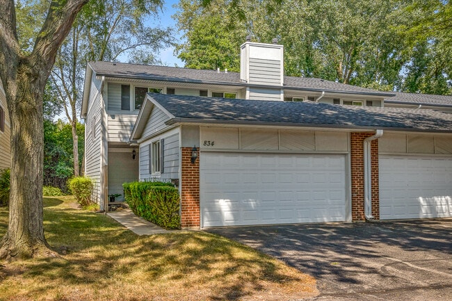 Photo - 834 Swallow St