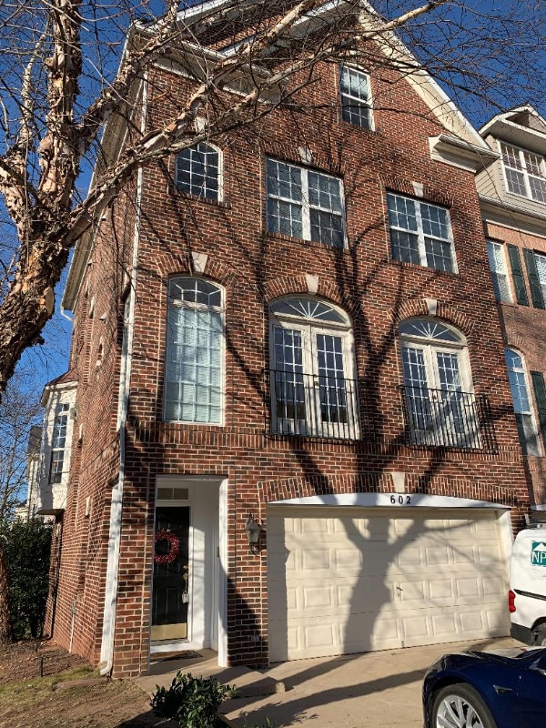 Photo - 602 Battery Terrace NE