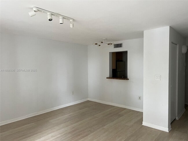 Photo - 1740 NW N River Dr Unit 221