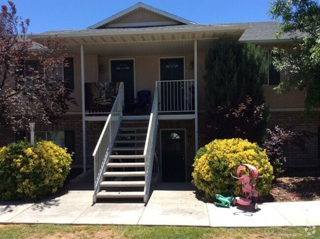 Building Photo - Washington Fourplex Unit 2 Rental