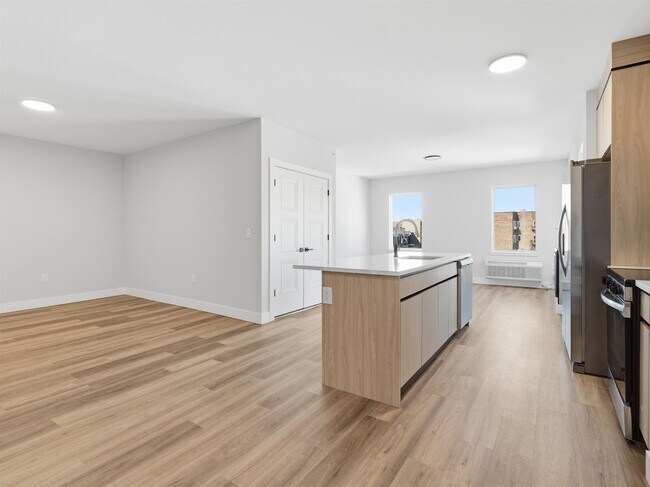 Photo - 304 61st St Unidad 2D