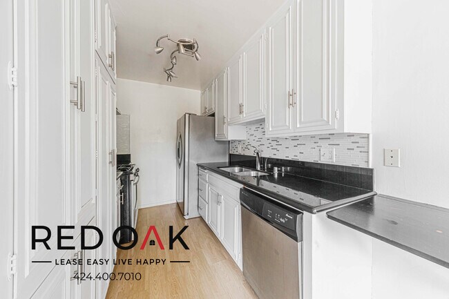 Photo - 1237 Amherst Ave Unit 5