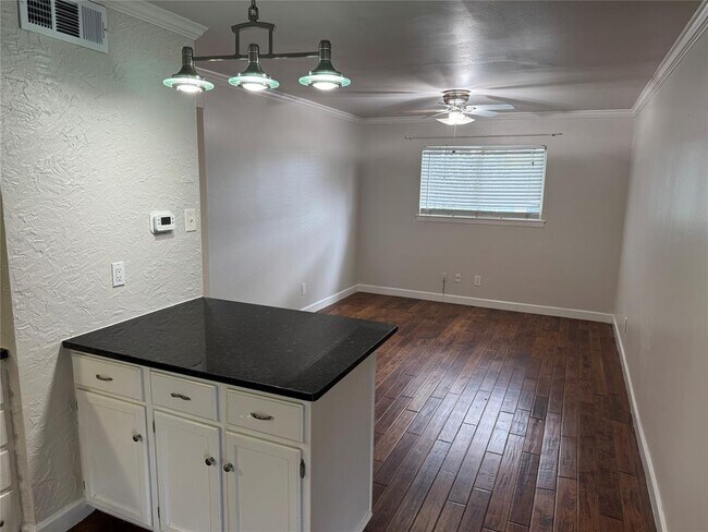 Photo - 803 W 28th St Unit 206