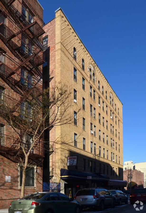 Photo - 750-770 Bryant Ave