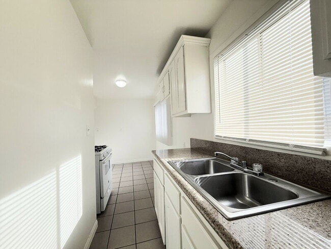 Photo - 14039 Orizaba Ave