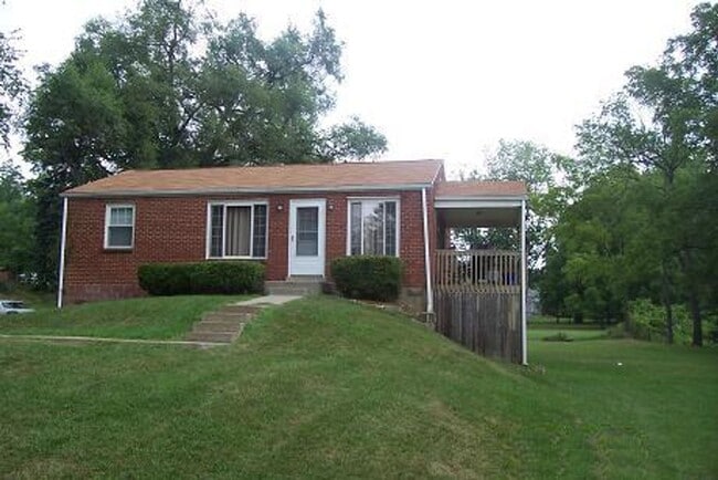 Building Photo - Charming Ranch Home in Peters Township – Huge Yard, Quiet Setting & Great Location!