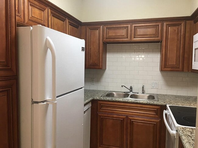 Building Photo - 2601 Bellefontaine Unit C312 Rental