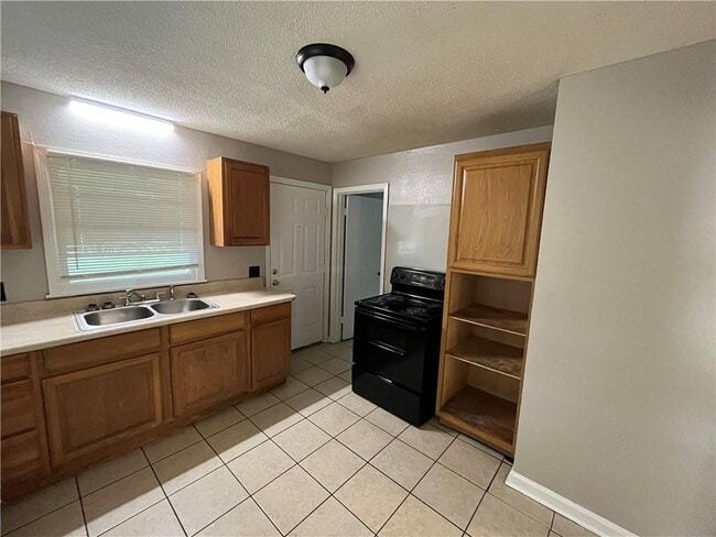 Photo - 2408 McVay Dr N