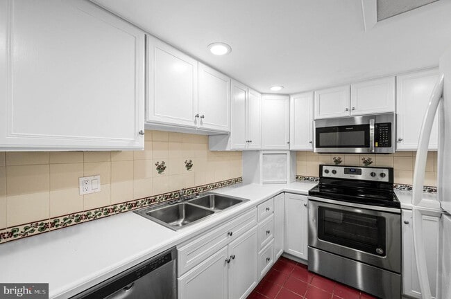 Photo - 1518 Manley Rd