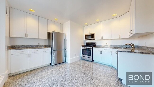 Building Photo - 147 W 79th St Unit 15C Rental