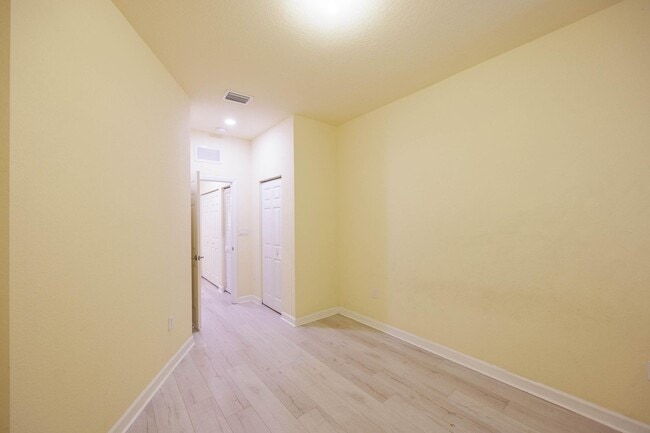 Photo - 5636 NW 58th Ln