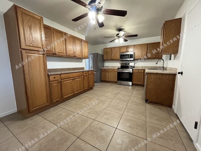 Photo - BEAUTIFUL 3 BEDROOM 2 BATHROOM HOME IN NORTH PHOENIX