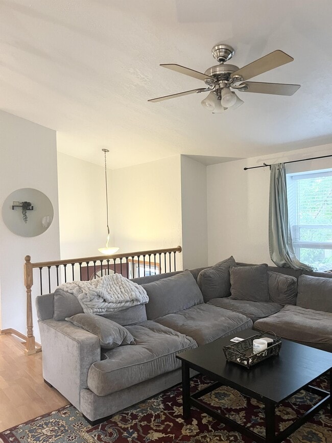 Photo - 211 Redwood Cir