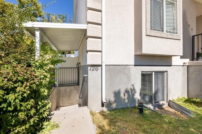 Building Photo - 126 W 1435 S
