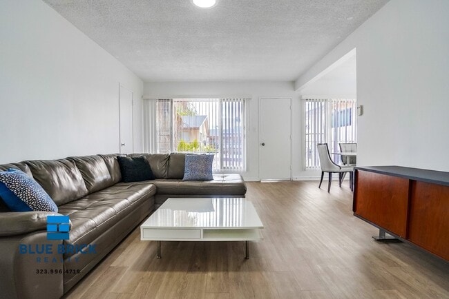 Photo - 12310 Chandler Blvd Unit 18
