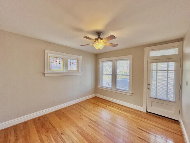 1533 McCausland Ave Unit A