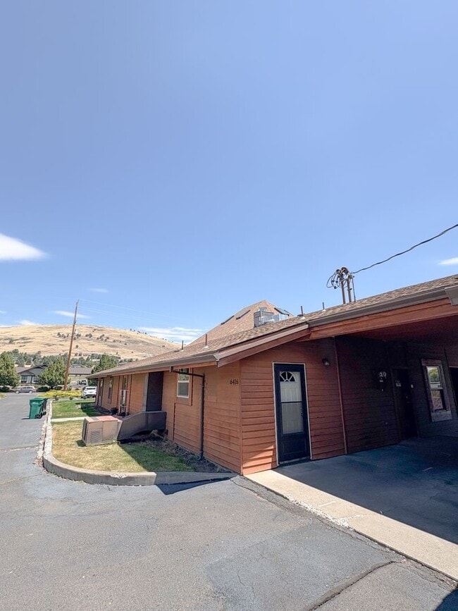 Building Photo - 6412-6416-6424 S 6th St. Unit 6416
