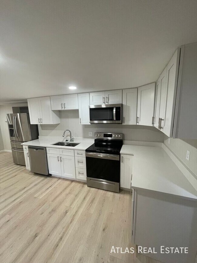 Photo - 3210 W Longfellow Pl Unit C