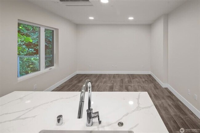 Photo - 1709 Harbor Ave SW Unit 402