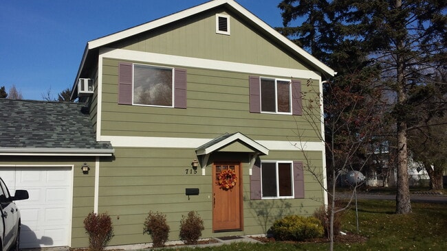 Photo - 715 11th Street West