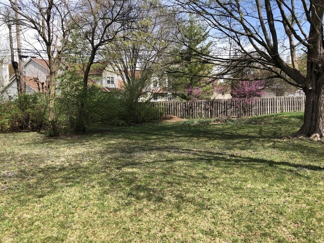 1 bed 1 bath, 844 square foot home located... - 1 bed 1 bath, 844 square foot home located...