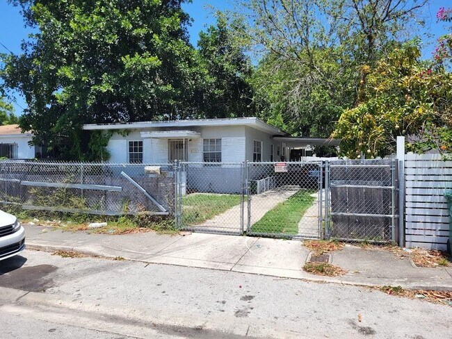 Photo - 5731 NW 6th Ave Unidad 2