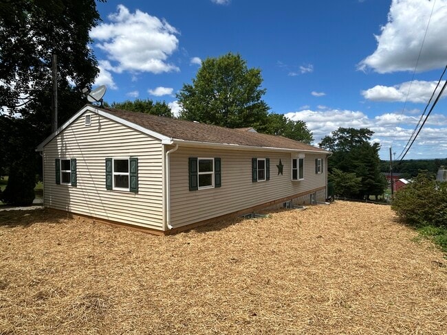 Building Photo - 359 Truce Rd